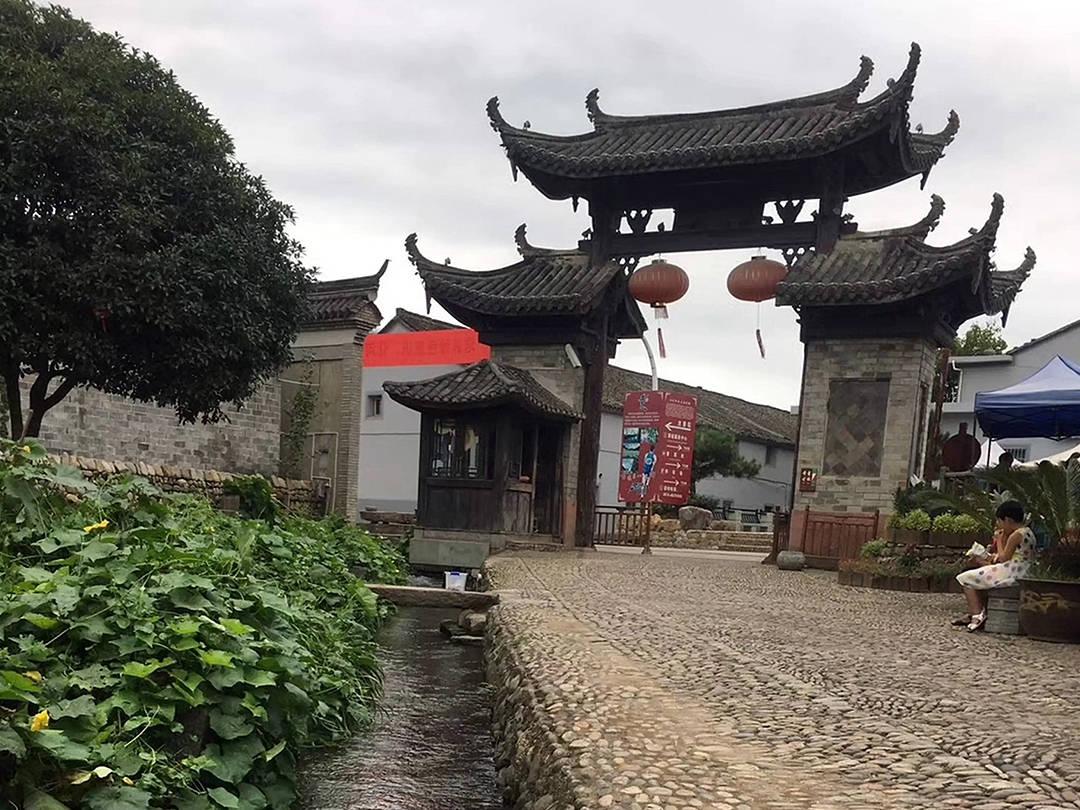 我注册了淘宝网，说我中奖了十万，是真的吗，能领取吗，